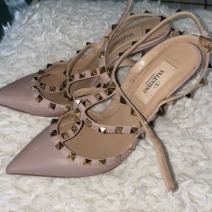 Valentino Garavani Cahes Pump